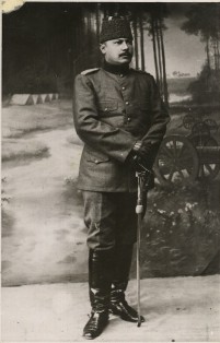 TİREBOLULU HÜSEYİN AVNİ BEY